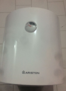 Antika ahşap şamdan siyah ve gold renkli 8 Az kullanılmış tertemiz 50 litre ariston termosifon