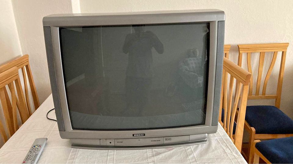 56 EKRAN TUPLU TELEVIZYON